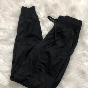 Lululemon dance studio joggers🤩